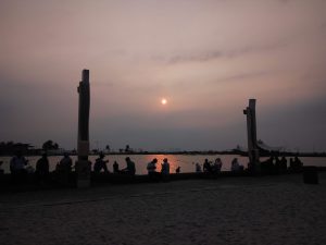 sunset di Pantai Lagoon Ancol